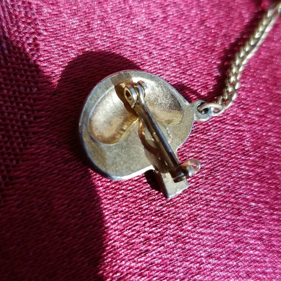 Cute 2-pin Gold Tone and Silver Tone Mushroom Chain Set - Picture 6 of 7